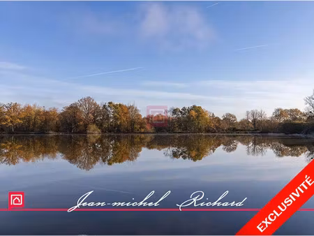 vente property.type.service 166990 m² courmemin (41230)