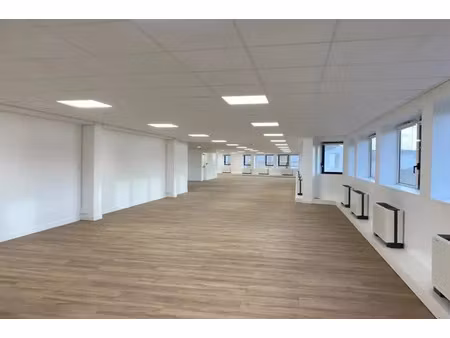 location bureau 1648 m² à issy-les-moulineaux (92130)