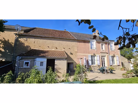 belle maison pierre avec dépendances et jardin