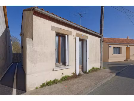 vente maison 1 pièce 47 m² les herbiers (85500)