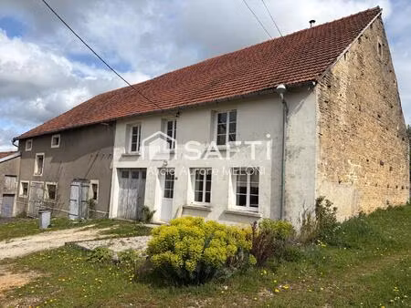 maison de caractère avec dépendances et fort potentiel  au calme à millières.