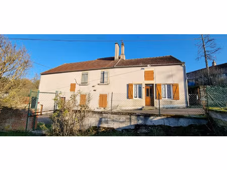 maison de village 63 m2 habitables avec beau potentiel