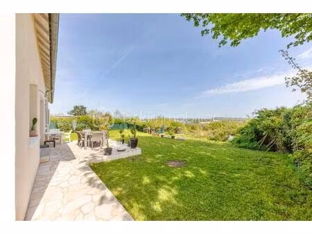 pavillon centre-ville sans vis-a-vis