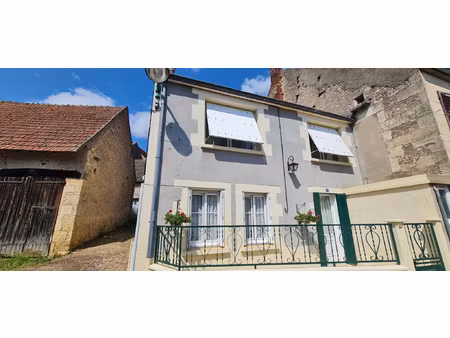 maison d'habitation de 97 m2 avec dépendances et jardin