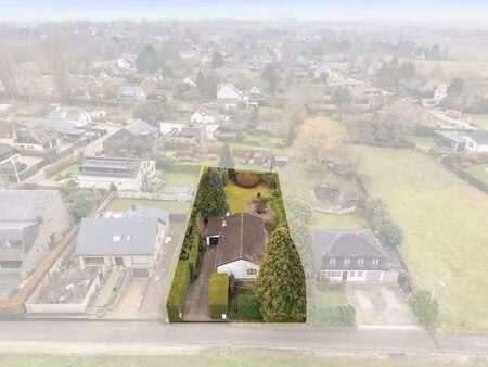 à vendre à meise  maison de plain-pied avec 3 chambres.