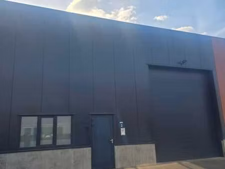 entrepôt industriel à louer  leeuw-saint-pierre (48)