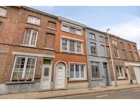 maison familiale écoénergétique  terrasse ensoleillée