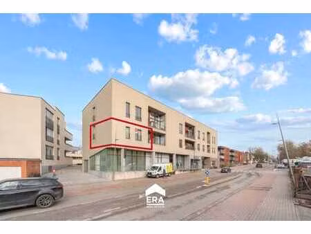 une résidence services confortable et récente avec terrasse