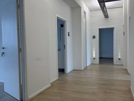 globe village - bureau à louer