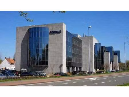 bureaux à louer dans le complexe de bureaux portalis sur l'