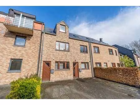 superbe maison dans le quartier de lauzelle !