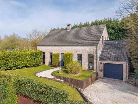 sainte-anne : ravissante villa dans quartier résidentiel