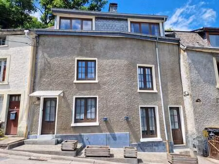 bouillon : spacieuse maison  4-5 ch  2sdb  situation calme.