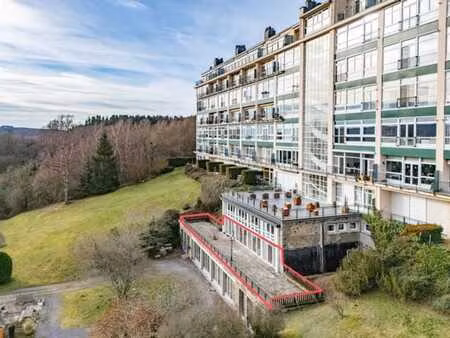 vaste appartement 2ch de 147 m² avec une vaste terrasse