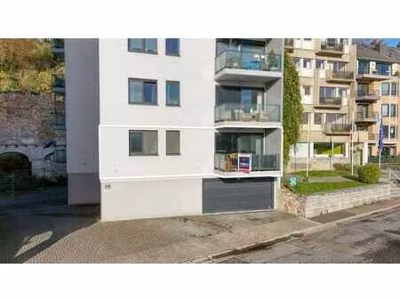 superbe appartement  2ch avec car port et vue sur meuse