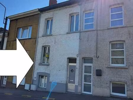 gare & maison à rénover & 2 ch & grenier aménageable