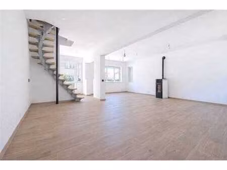 maison 3f - 2ch - terrasse - jardin - parking