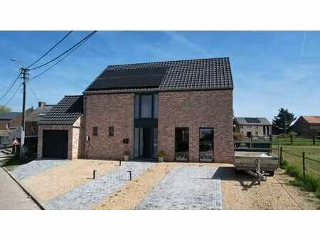 spacieuse et lumineuse villa en excellent état