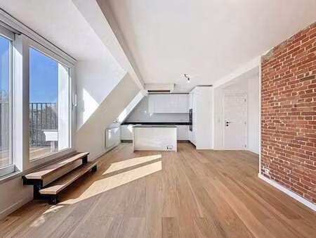 josephine-charlotte /// penthouse lumineux avec terrasse☀️?