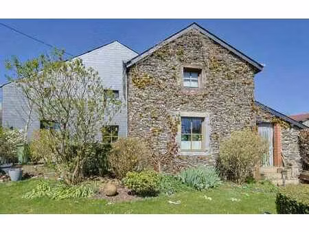 ancienne fermette (3ch.) au coeur d'un village ardennais !