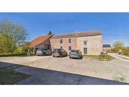 maison de campagne  2 ch.  piste équestre  7 boxes  jardin