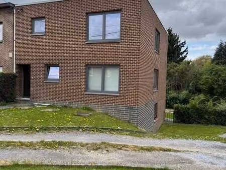 appartement 2 ch. à louer à rocourt avec garage et cave.