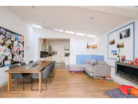 quartier eu  maison rénovée 6ch + maison arrière + garage