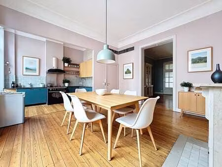 poelaert : superbe appartement 2 chambres avec balcon