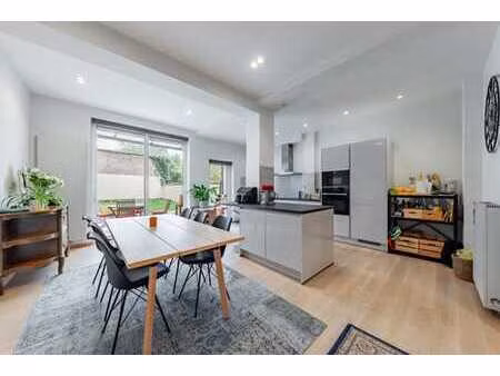 quartier joséphine charlotte - maison entièrement rénovée 4c