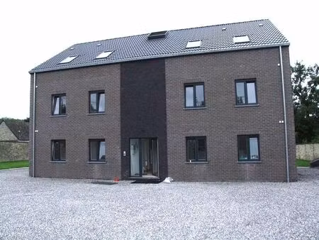 spacieux et confortable appartement avec jardin commun