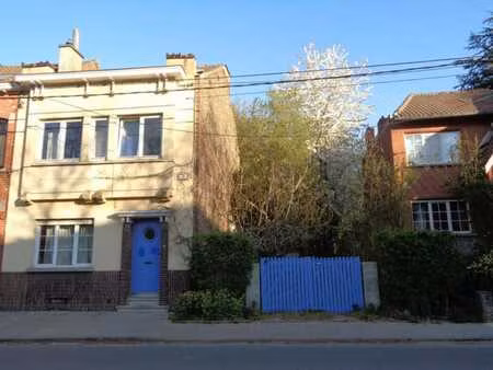 maison d’habitation avec jardin.