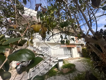 environ 230 m2 de potentiel pur à 100m de la plage  l'espr