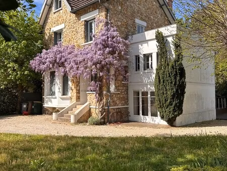maison de luxe à vendre dans le quartier merlettes