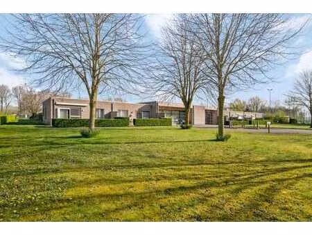 appartement pour séniors (55+) entièrement équipé et loué 