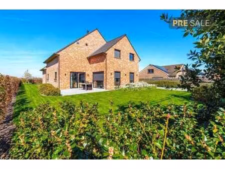 vie exclusive : villa rurale moderne avec de belles vues