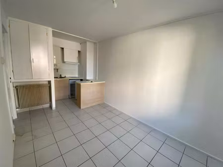 location appartement 2 pièces 26 m² à perpignan (66000)