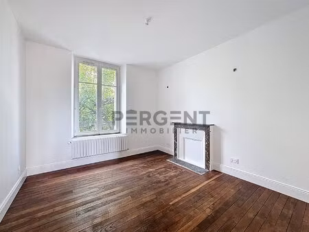 appartement t4 de 80 m² en hyper centre de charleville-mezieres