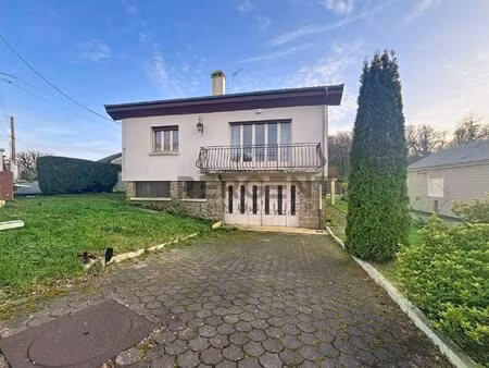 pavillion à renover de 160 m2 sur un terrain de 1400 m2 a la fr