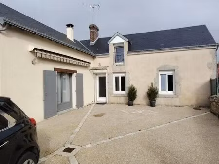 maison rénovée avec jardin à selommes