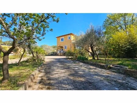 villa de luxe à vendre à gonfaron