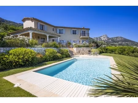 villa de luxe à vendre dans le quartier sainte colombe