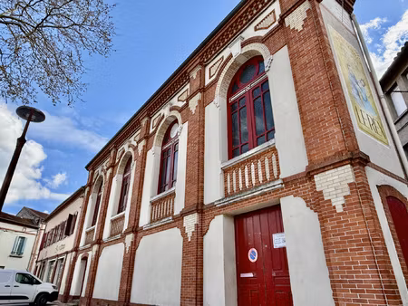 carmaux - place gambetta - bâtiment historique