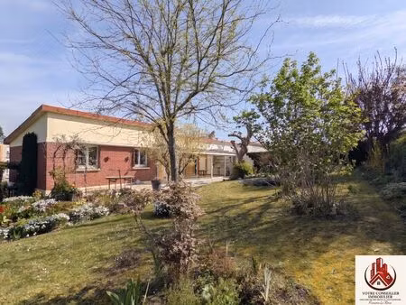 plain pied 5 pièces 3 chambres 646 m² de terrain et garage