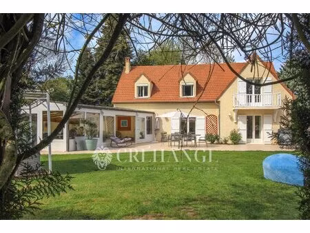 villa 7p 255m² sur parc arboré avec piscine intérieure