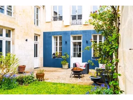 niort – élégante maison bourgeoise avec jardin et dépendance