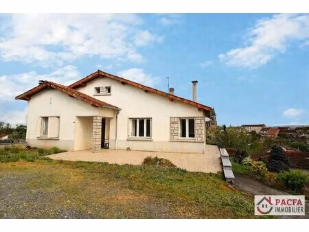 maison spacieuse sur sous-sol