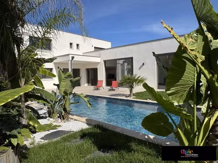 maison contemporaine à vendre dans le quartier centre ville