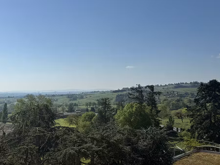 t4 avec deux grandes terrasses avec vue sur les alpes.