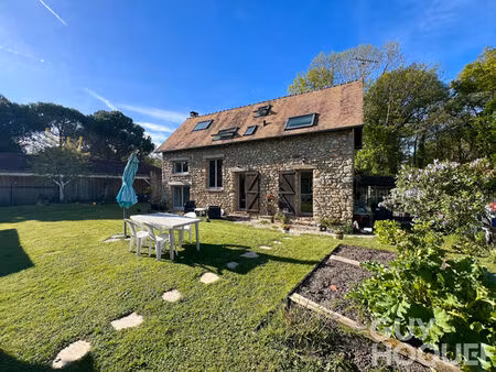 coup de coeur - authentique meulière située au calme