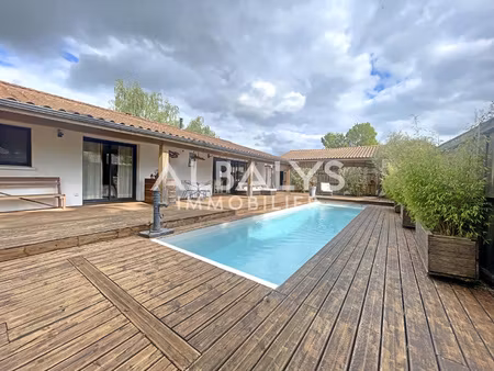 galgon - maison de plain pied avec piscine.